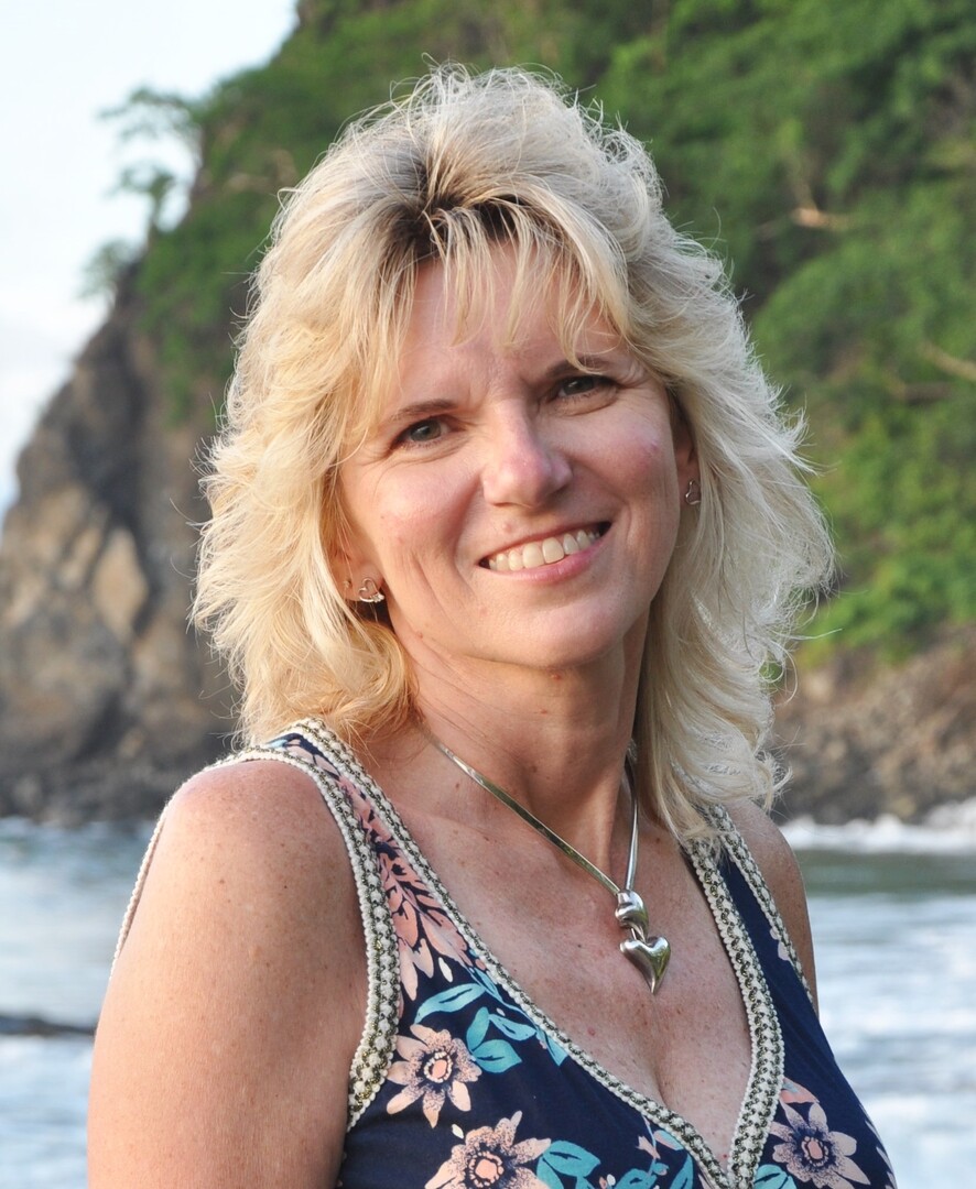 marlene wood saldaña  (wood)