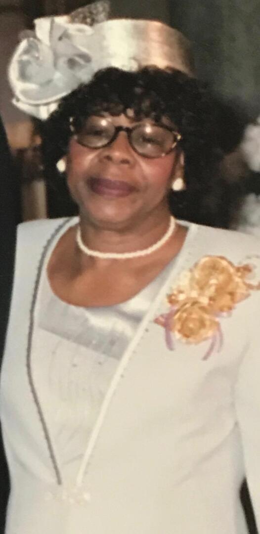 agnes  holly